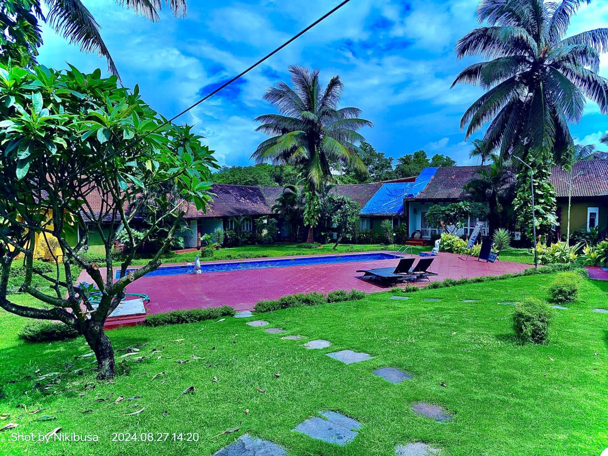 Rashnik & Reosrt With Pool & Kitchen Villa