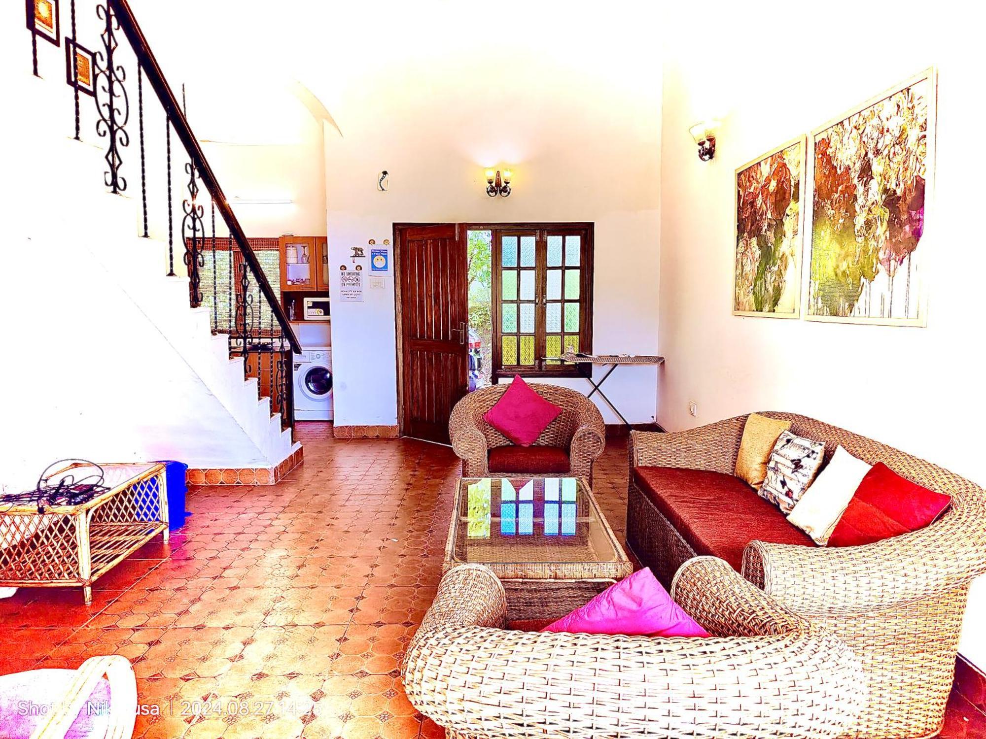 Rashnik & Reosrt With Pool & Kitchen Villa *