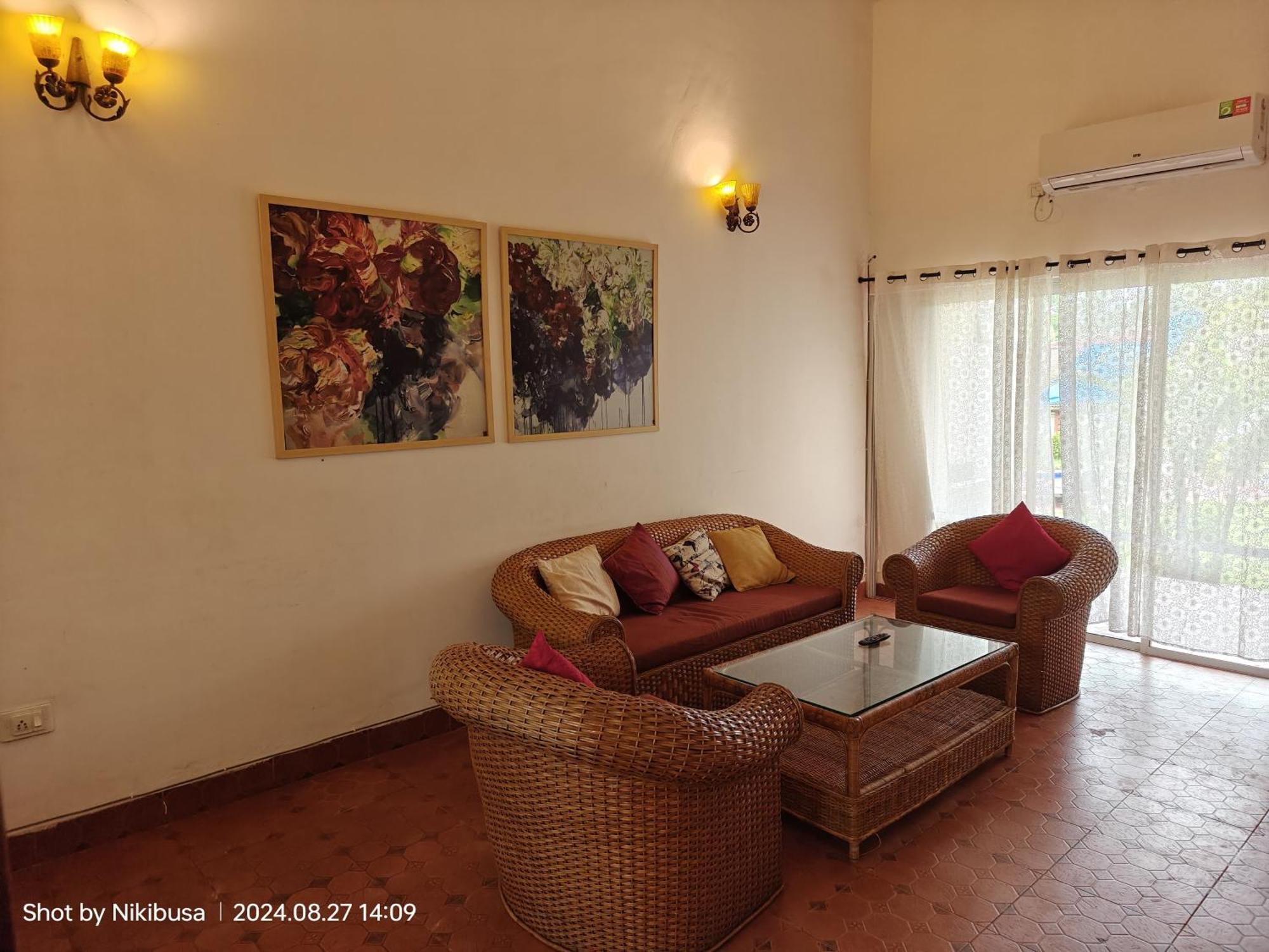 Rashnik & Reosrt With Pool & Kitchen Villa