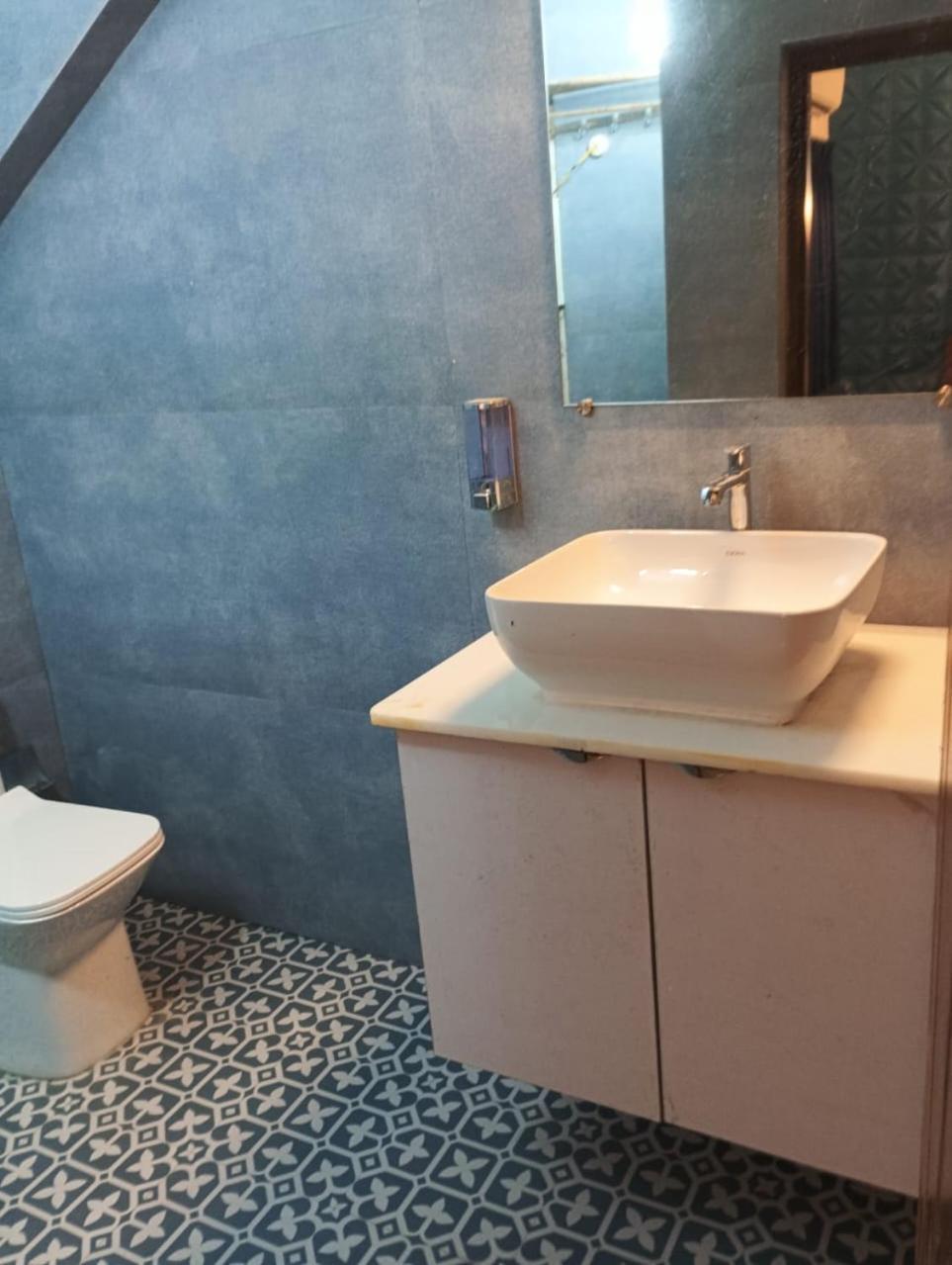 Rashnik & Reosrt With Pool & Kitchen Villa *
