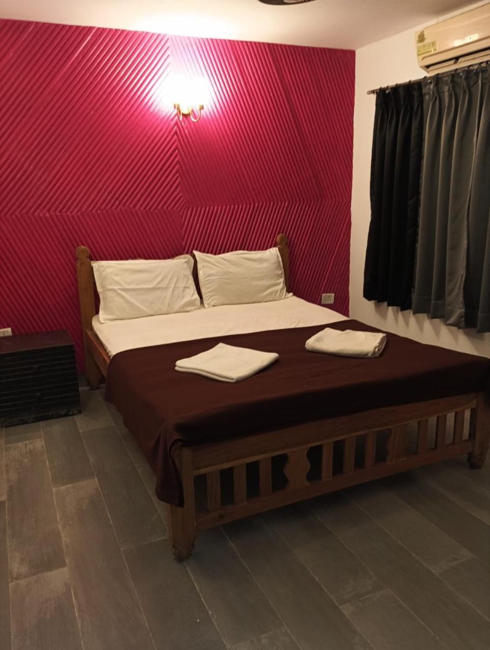 Rashnik & Reosrt With Pool & Kitchen Villa