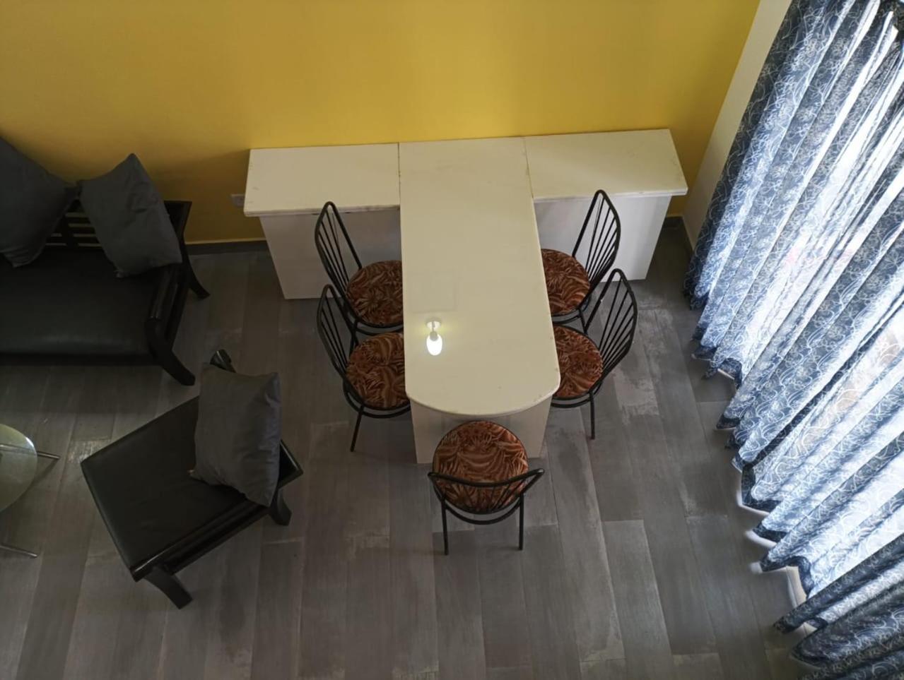 Rashnik & Reosrt With Pool & Kitchen