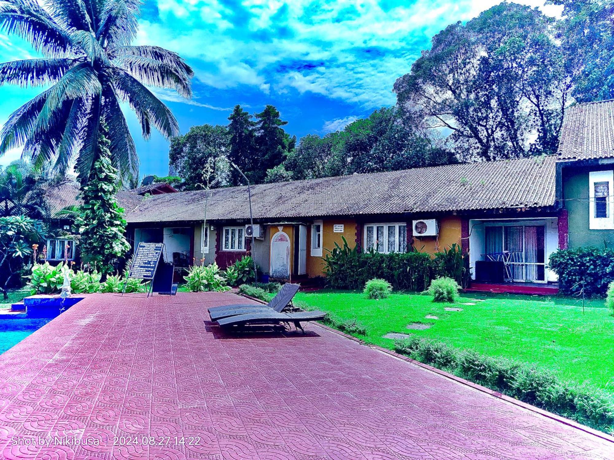 Rashnik & Reosrt With Pool & Kitchen Villa